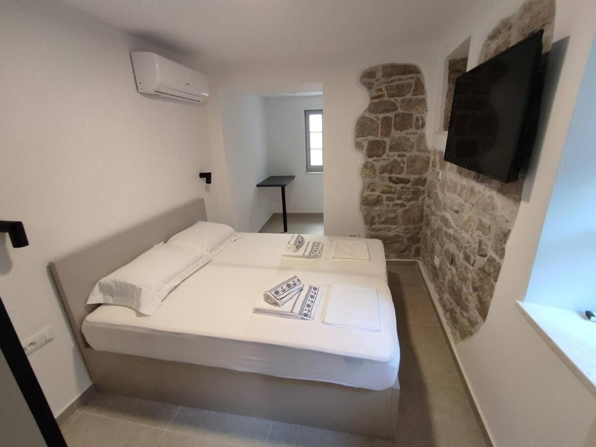 Апартаменти The Center Of Split, Renovated Stone House Екстер'єр фото